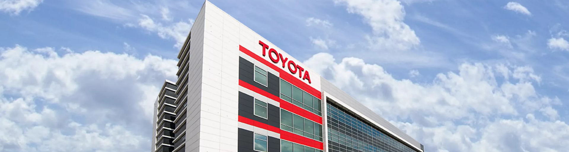 Изображение на странице TOYOTA ПОДВЕЛА ИТОГИ ПРОДАЖ В РОССИИ ЗА 2021 ГОД Тойота Центр Курган